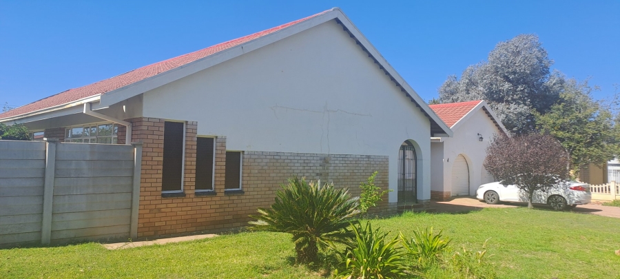 3 Bedroom Property for Sale in Wilkoppies North West